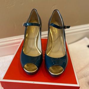 Women’s Coach Patent Pumps